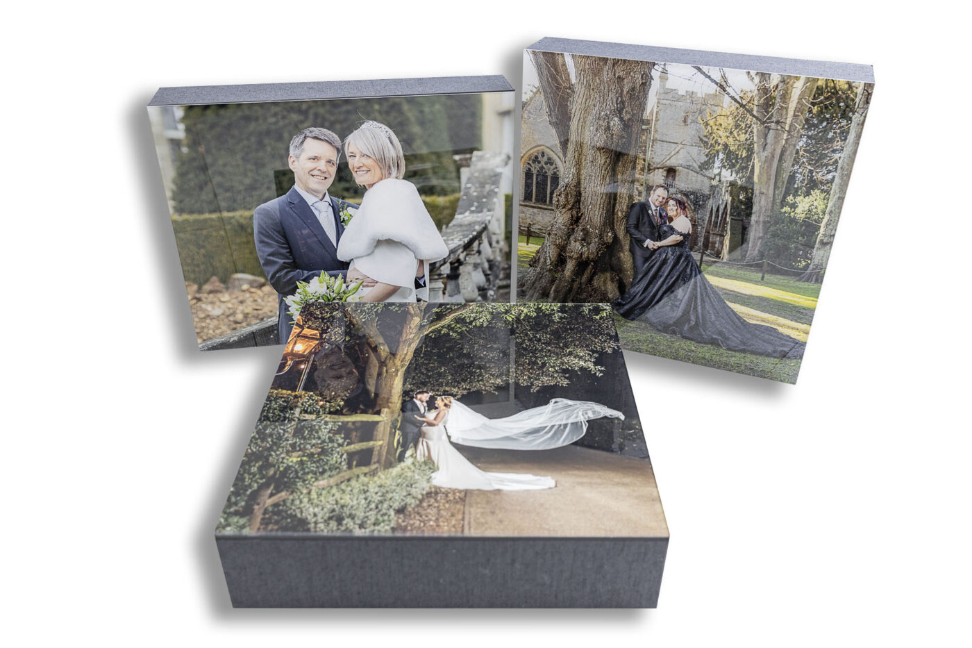 Examples of the standout wedding album options in John Fox’s exclusive collection. The Acrylica album style is extremely popular.