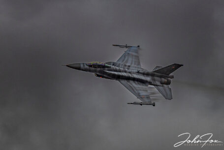 Photographer's Day Off. F16 Fighting Falcon at the RIAT 2025 with fluff.