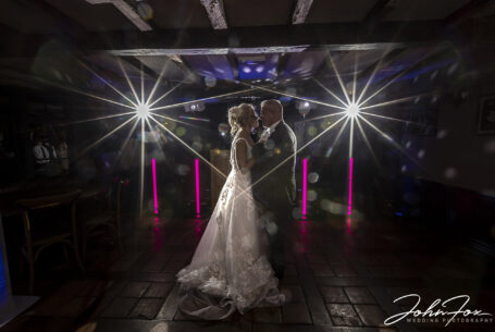 Lynn and Ian's first dance captured by Wedding photographer in Bedfordshire, John Fox